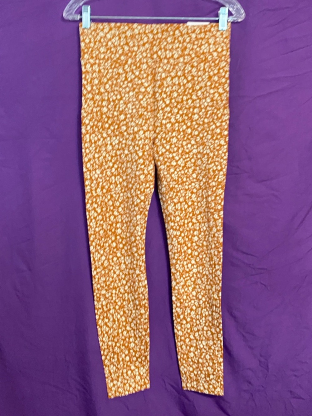 NWT Lou & Grey Rust and White Floral Ponte Pocket Leggings. Size S.